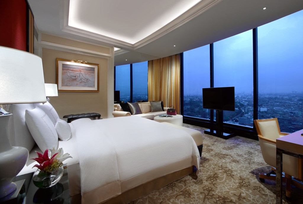 The Trans Luxury Hotel, Celebrity Suite, Bedroom 