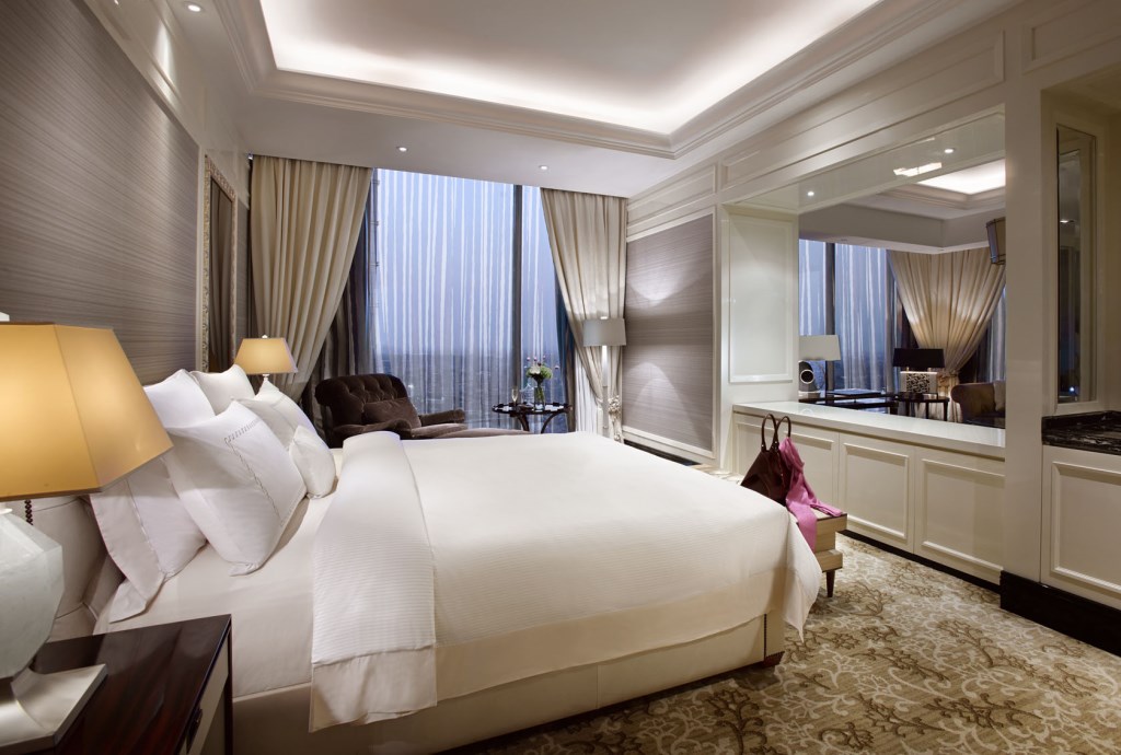 The Trans Luxury Hotel, Presidential Suite, Bedroom